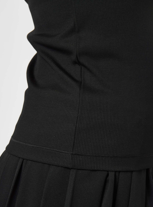 Camiseta sin mangas favorita con espalda cruzada para mujer (negro)